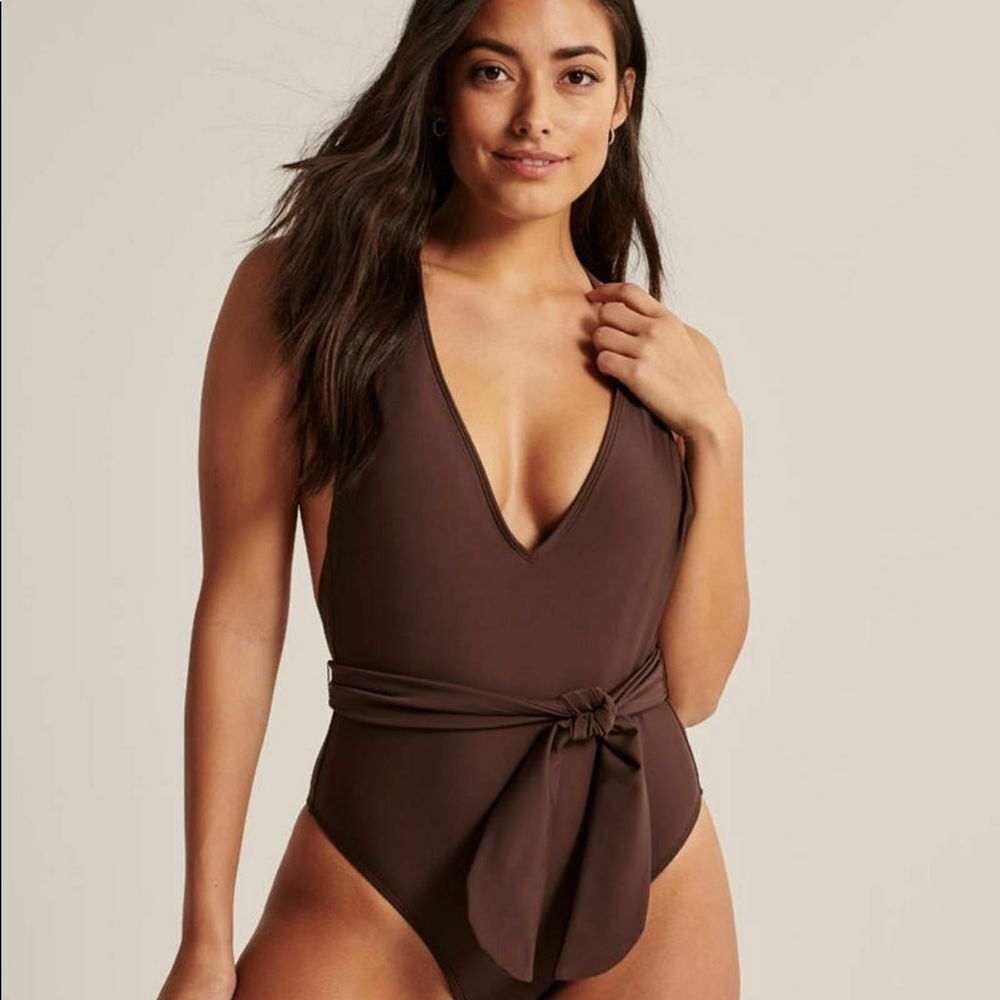 Abercrombie & Belted Deep-V One Piece Swimsuit XSMALL New - Picture 3 of 7